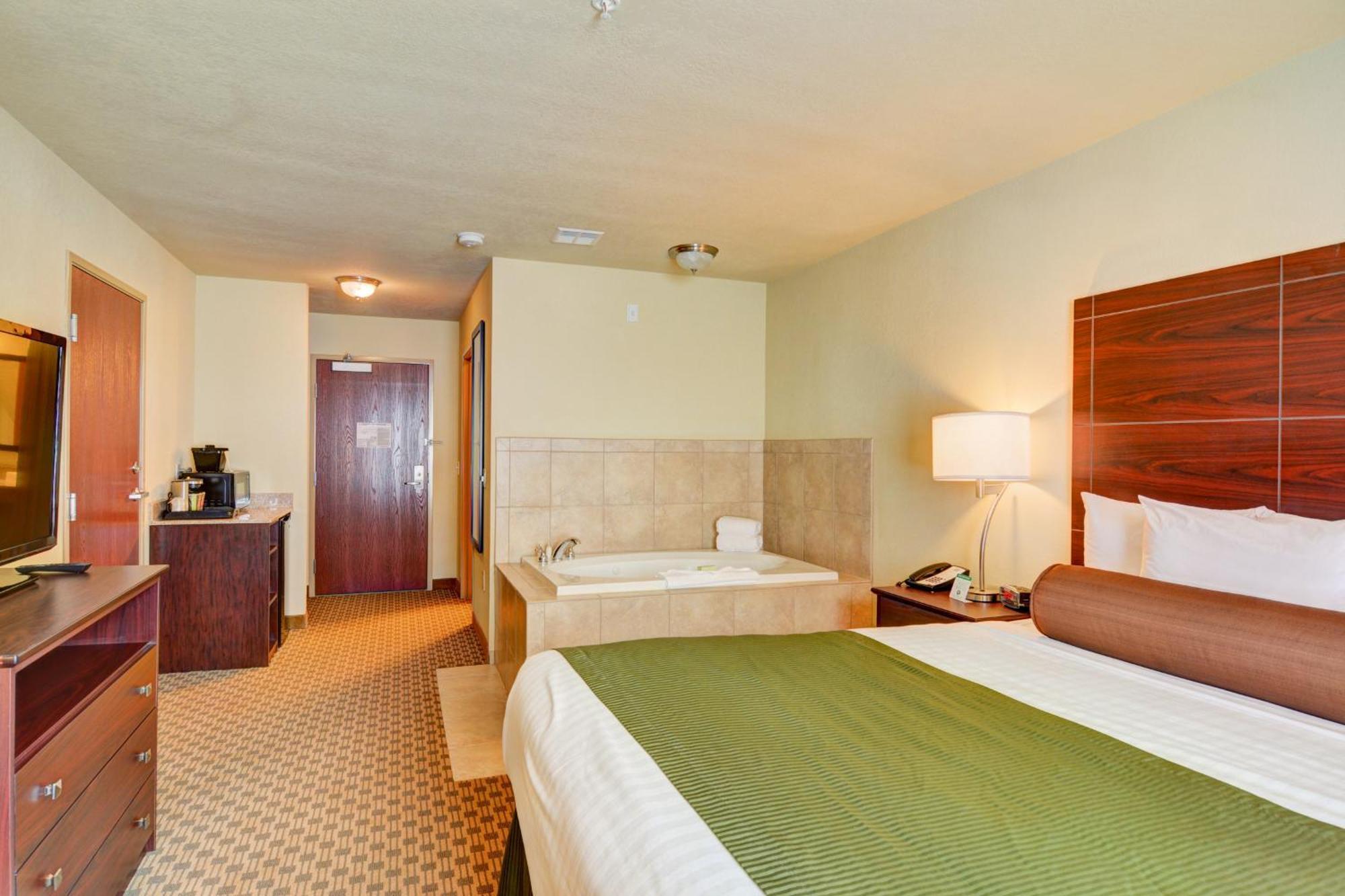 The At 3* Punxsutawney