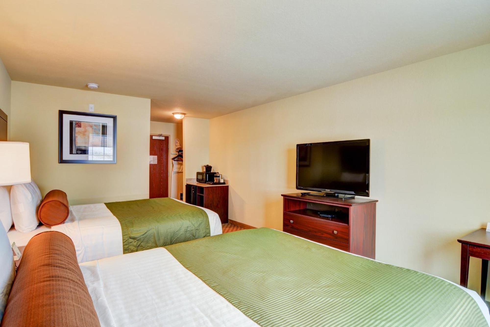 The At Hotel