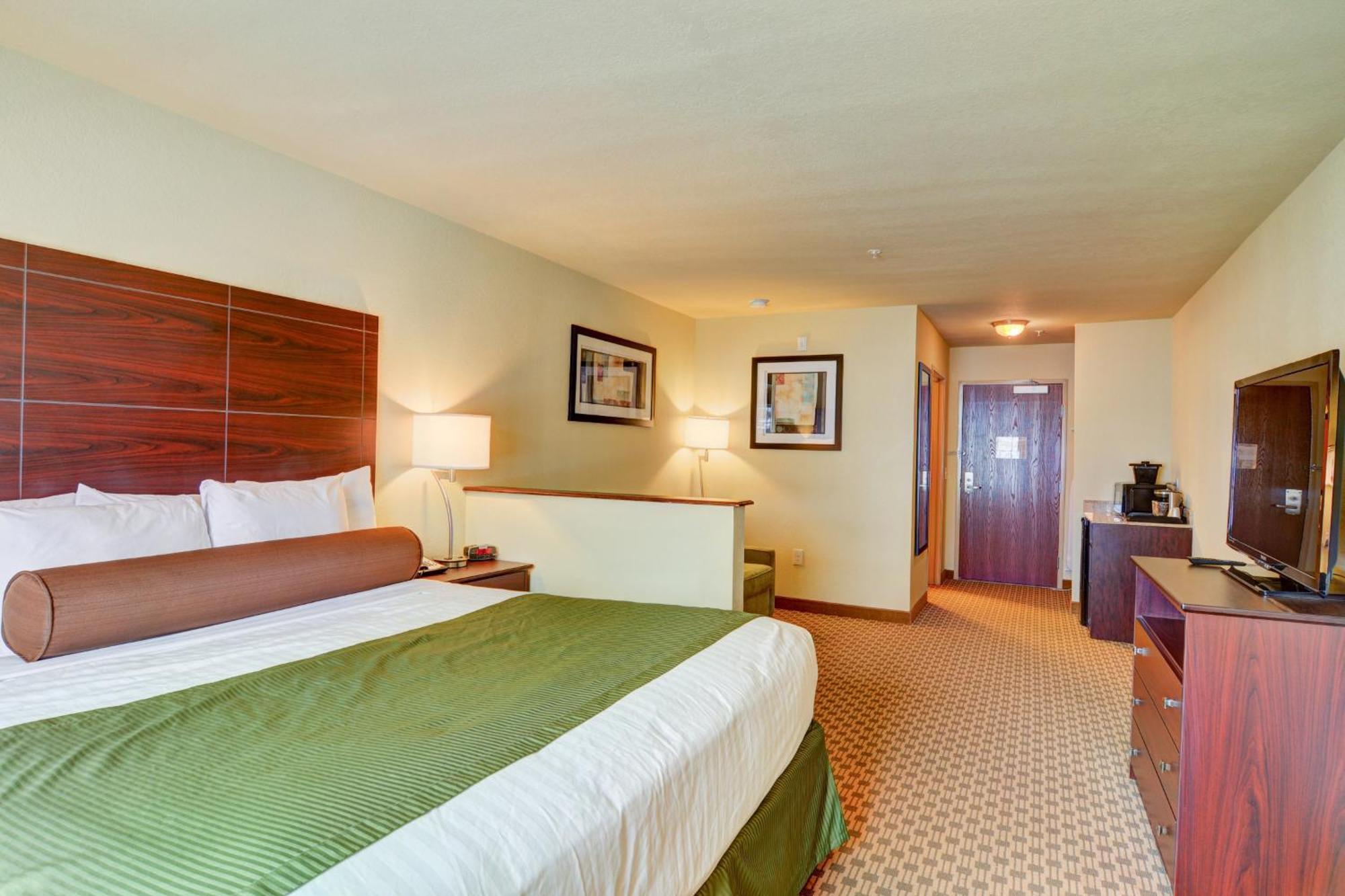 Hotel The At