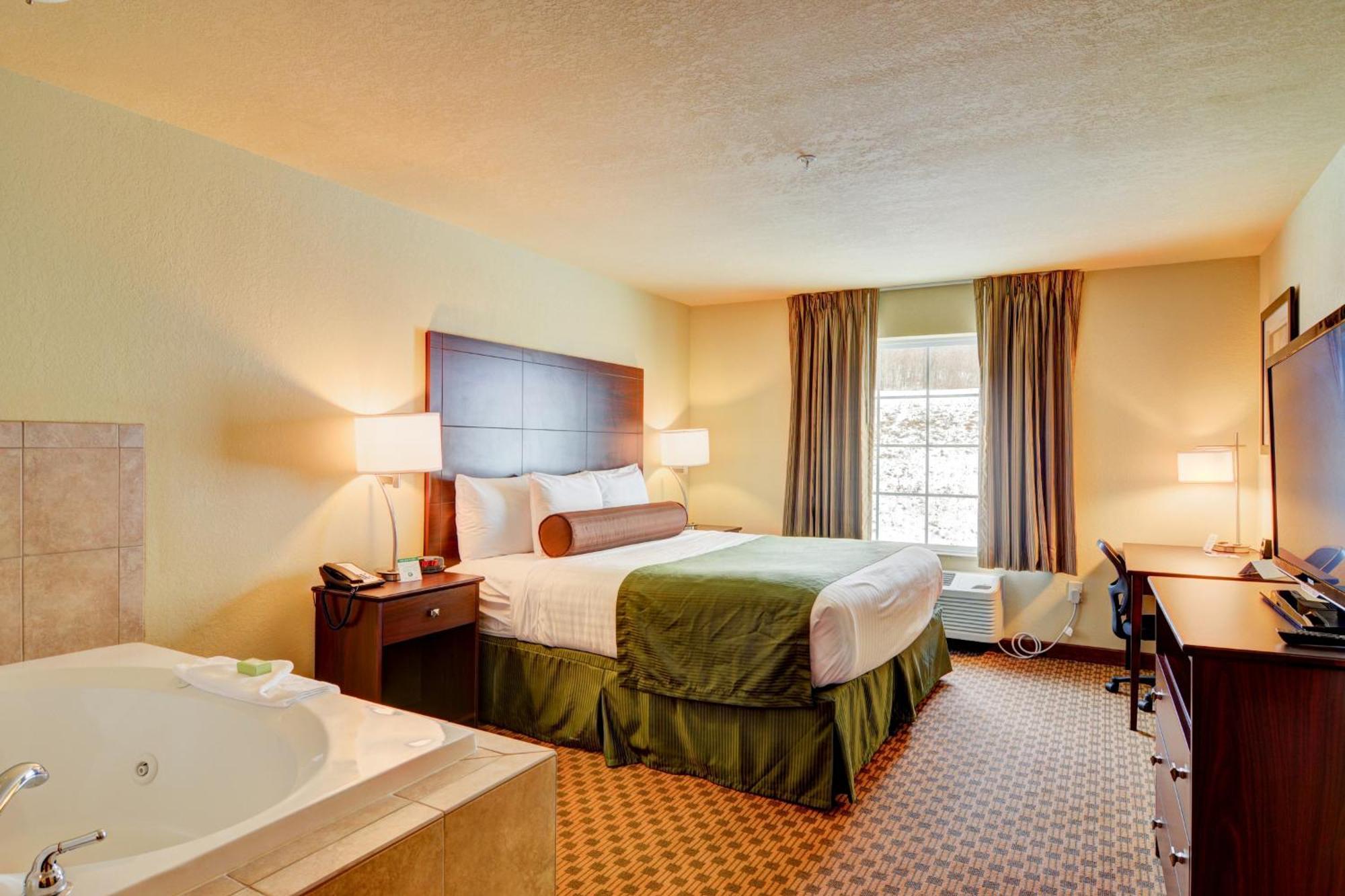 Hotel The At 3*
